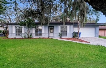 3684 Woodhill Dr in Brandon, FL - Building Photo - Building Photo