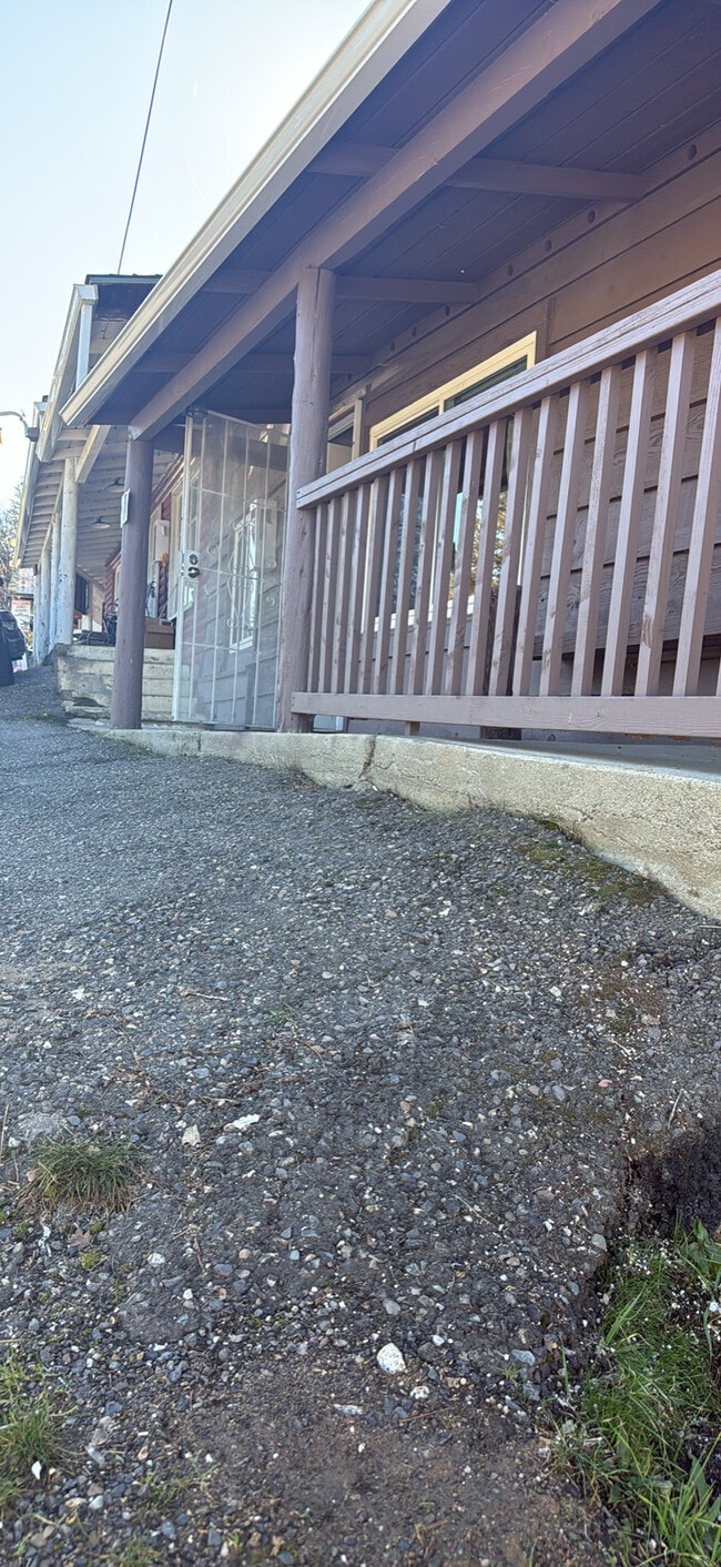 41872 Road 222, Unit #3 in Oakhurst, CA - Building Photo - Building Photo