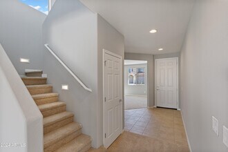 8956 W Luke Ave in Glendale, AZ - Building Photo - Building Photo