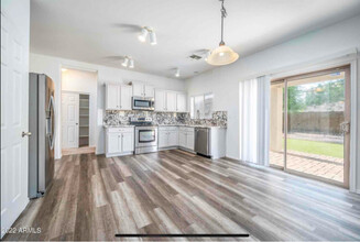 5418 W St Kateri Dr in Phoenix, AZ - Foto de edificio - Building Photo