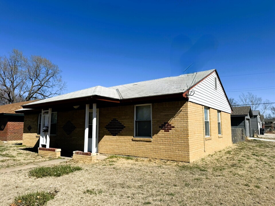 2256 S Bonn St in Wichita, KS - Building Photo
