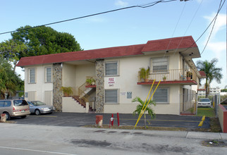 Perez Apartments in Hialeah, FL - Building Photo - Building Photo