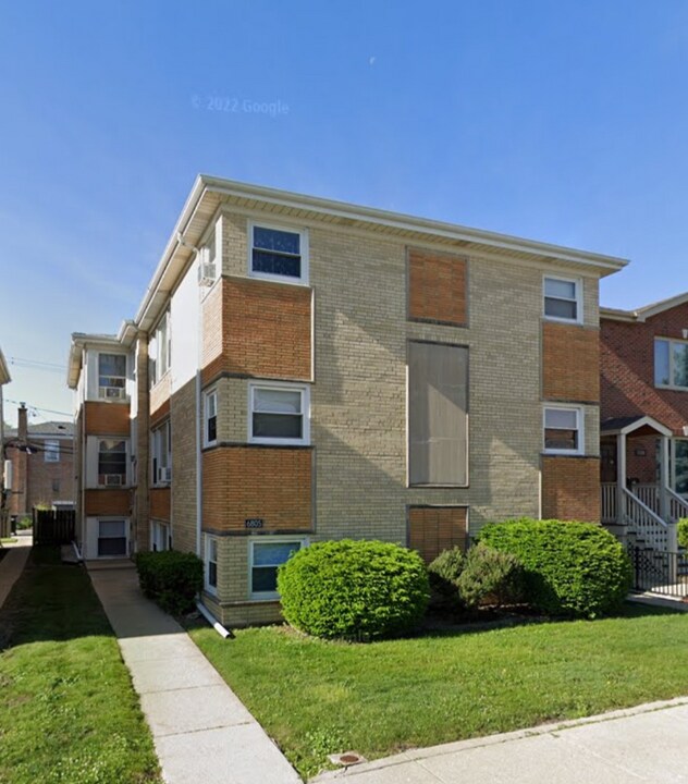 6805 W Montrose Ave-Unit -1N in Harwood Heights, IL - Building Photo