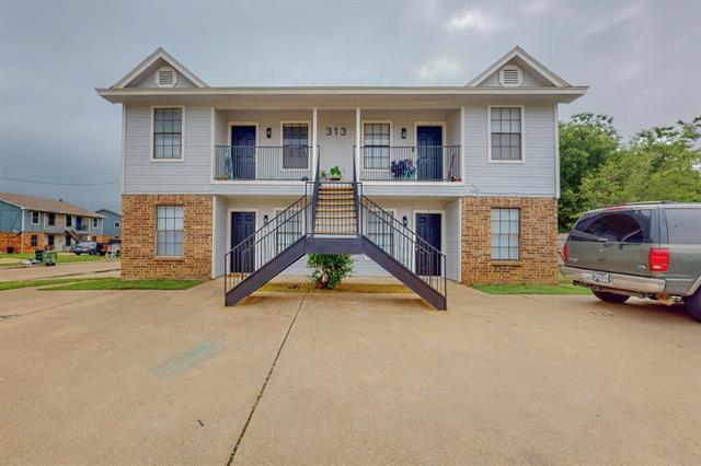 property at 313 Queens Ct S