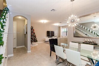 12160 Village Pl in Davie, FL - Building Photo - Building Photo