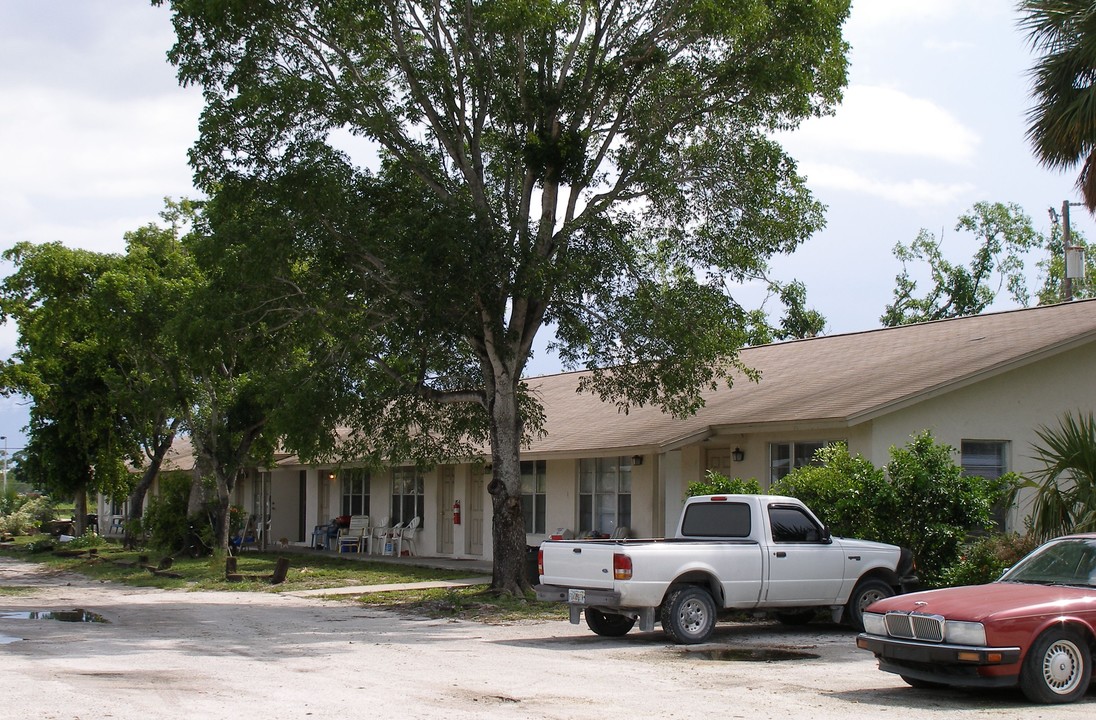 2787 Ohio St in West Palm Beach, FL - Foto de edificio