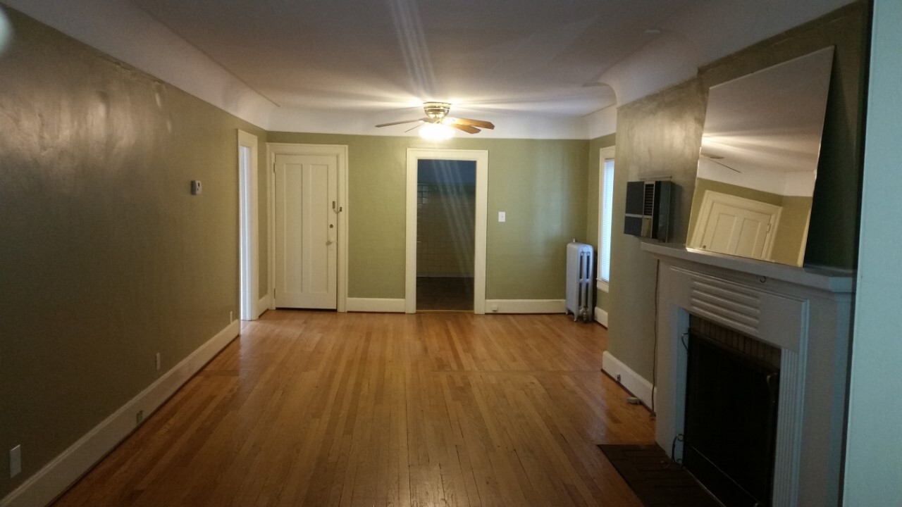 822 Hawthorn Ave in Royal Oak, MI - Foto de edificio