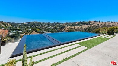 7551 Hermes Dr in Los Angeles, CA - Building Photo - Building Photo