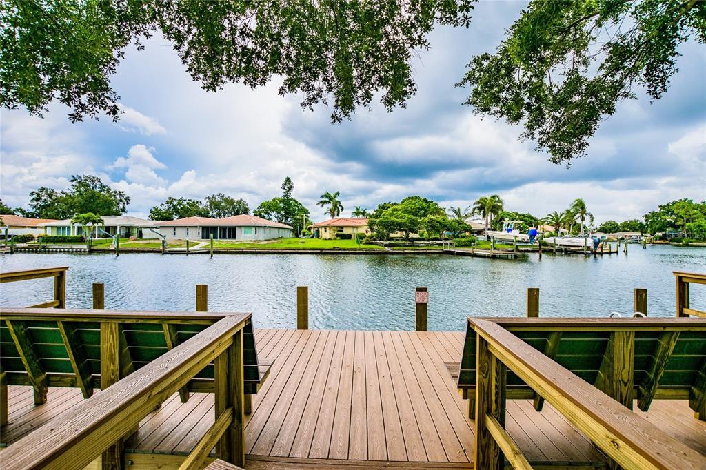 6257 Cape Hatteras Way NE in St. Petersburg, FL - Building Photo