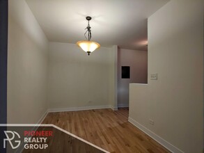 630 W Wrightwood Ave, Unit 221 in Chicago, IL - Building Photo - Building Photo