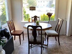 1421 Lakeway Dr in Bellingham, WA - Building Photo - Building Photo