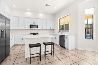 1247 E Kenwood St in Mesa, AZ - Foto de edificio - Building Photo