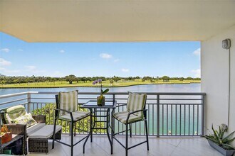 9250 W Bay Harbor Dr in Bay Harbor Islands, FL - Building Photo - Building Photo