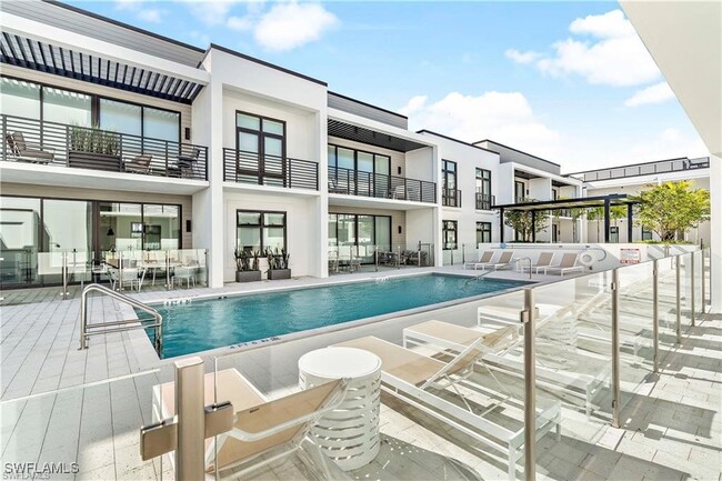 850 Central Ave in Naples, FL - Foto de edificio - Building Photo
