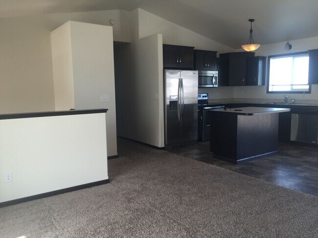 1210 30th Ave W in West Fargo, ND - Building Photo - Building Photo