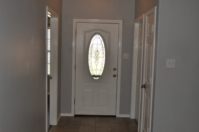 705 Katy Ln in Whitewright, TX - Foto de edificio - Building Photo