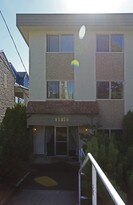 15150 Roper Av in White Rock, BC - Building Photo