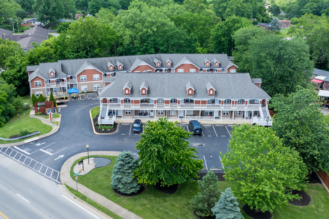 The Overlook at Beargrass Creek Condominiums in Louisville, KY - Foto de edificio