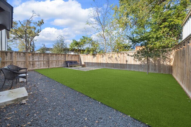 9414 Campbell Rd in Houston, TX - Foto de edificio - Building Photo