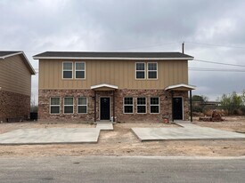 109 Rockwell Way in Del Rio, TX - Building Photo