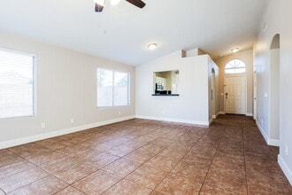 3320 W Glass Ln in Phoenix, AZ - Foto de edificio - Building Photo