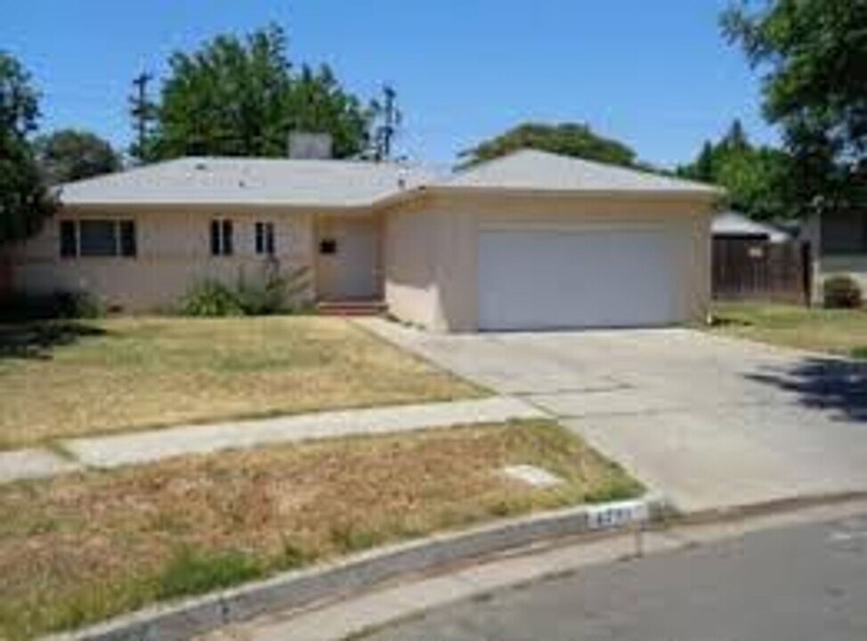 4771 N Thesta St in Fresno, CA - Building Photo