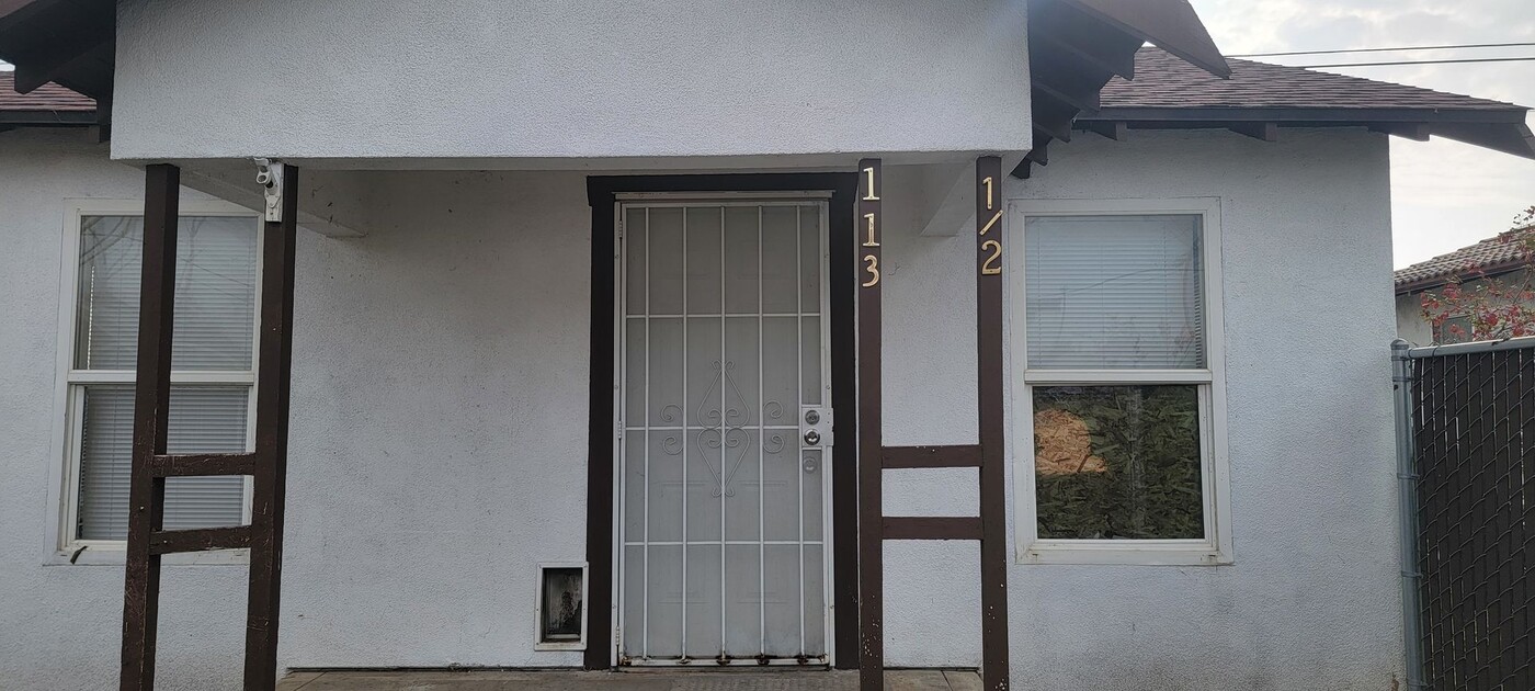 113 Decatur St in Bakersfield, CA - Building Photo