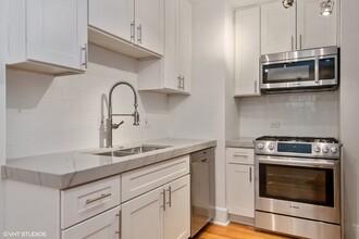 3730 N Lake Shore Dr, Unit 1A in Chicago, IL - Building Photo - Building Photo