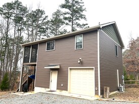179 Sunset Blvd in Clarksville, VA - Building Photo