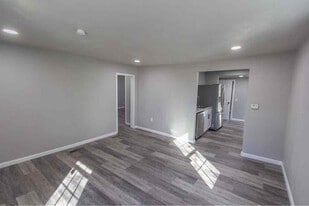 211 S 2nd St in Salina, KS - Building Photo