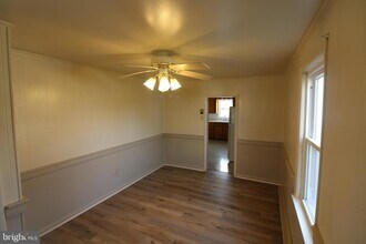 19801 Senedo Rd in Edinburg, VA - Foto de edificio - Building Photo