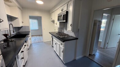 4805 Saviers Rd in Oxnard, CA - Building Photo - Building Photo