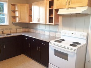 9840 N Lombard St in Portland, OR - Building Photo - Building Photo