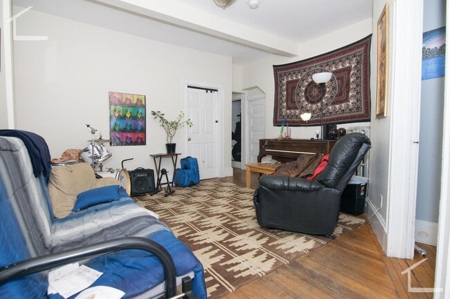 8 Quint Ave in Boston, MA - Building Photo - Building Photo