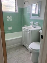 16675 NE 20th Ave in North Miami Beach, FL - Building Photo - Building Photo