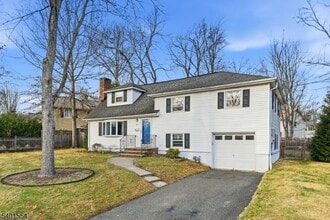 58 Dogwood Rd in Morristown, NJ - Building Photo - Building Photo