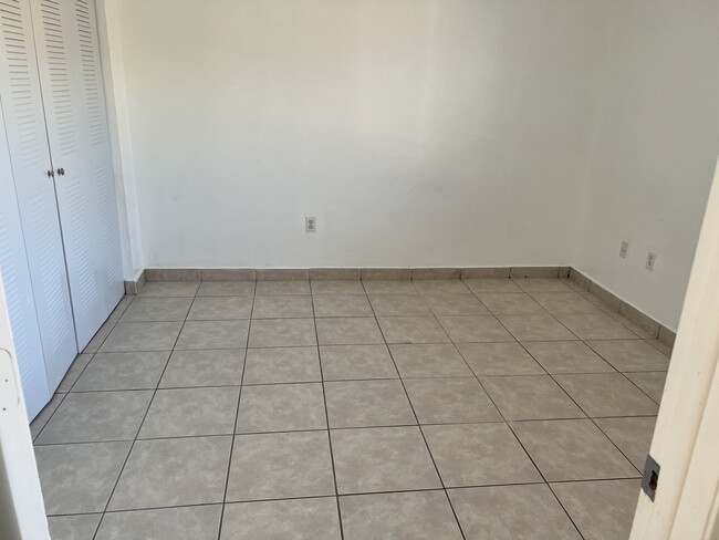 1155 NW 124th Pl, Unit 204 in Miami, FL - Building Photo - Building Photo