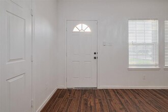10118 Mariposa Stream Ct in Houston, TX - Building Photo - Building Photo