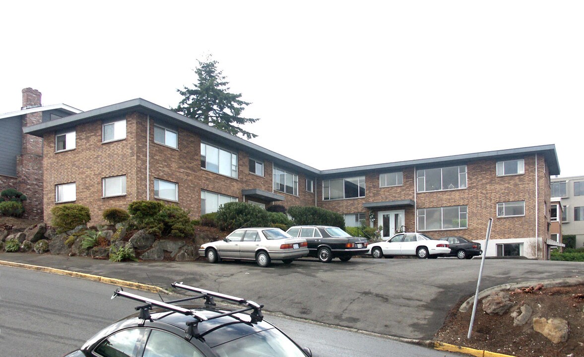 Bayview Apartments in Edmonds, WA - Building Photo