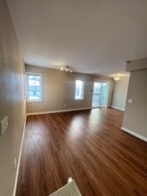 1791 Elcadore Dr in Anchorage, AK - Foto de edificio - Building Photo