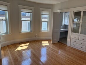 32 Matchett St, Unit 2 in Boston, MA - Building Photo - Building Photo