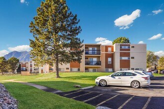 Broadmoor Springs in Colorado Springs, CO - Foto de edificio - Building Photo
