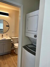 525 Morrison Ave, Unit #3 in Englewood, FL - Foto de edificio - Building Photo