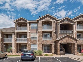 7440 S Blackhawk St, Unit Windmill Creek - 7106 in Englewood, CO - Building Photo