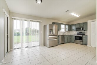 823 NE 18th St in Cape Coral, FL - Building Photo - Building Photo