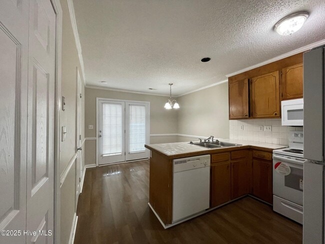 1113 Grovemont Dr in Greenville, NC - Building Photo - Building Photo