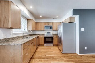 4616 W Lovers Ln in Dallas, TX - Building Photo - Building Photo