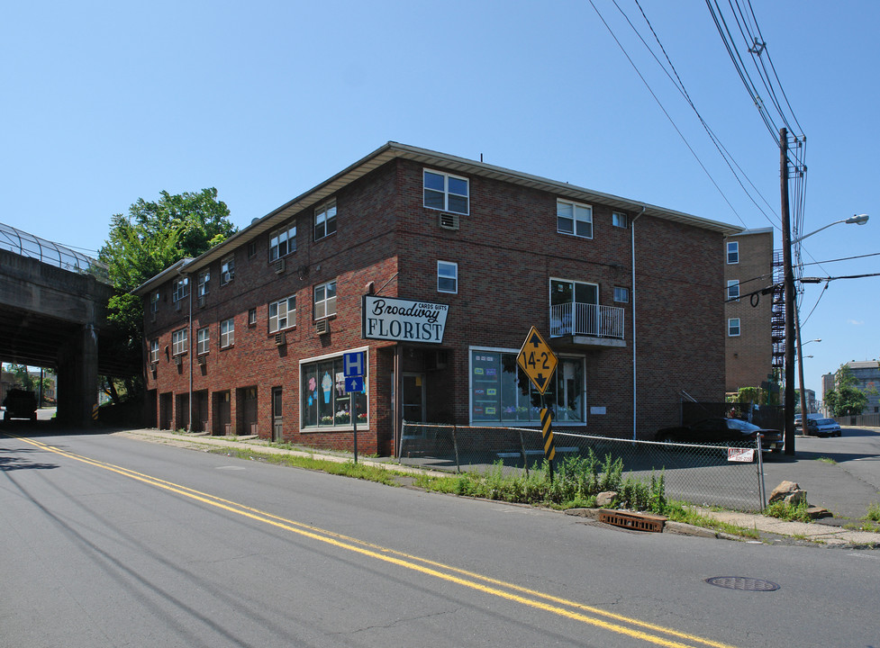 455 Harding Pl in Fairview, NJ - Foto de edificio