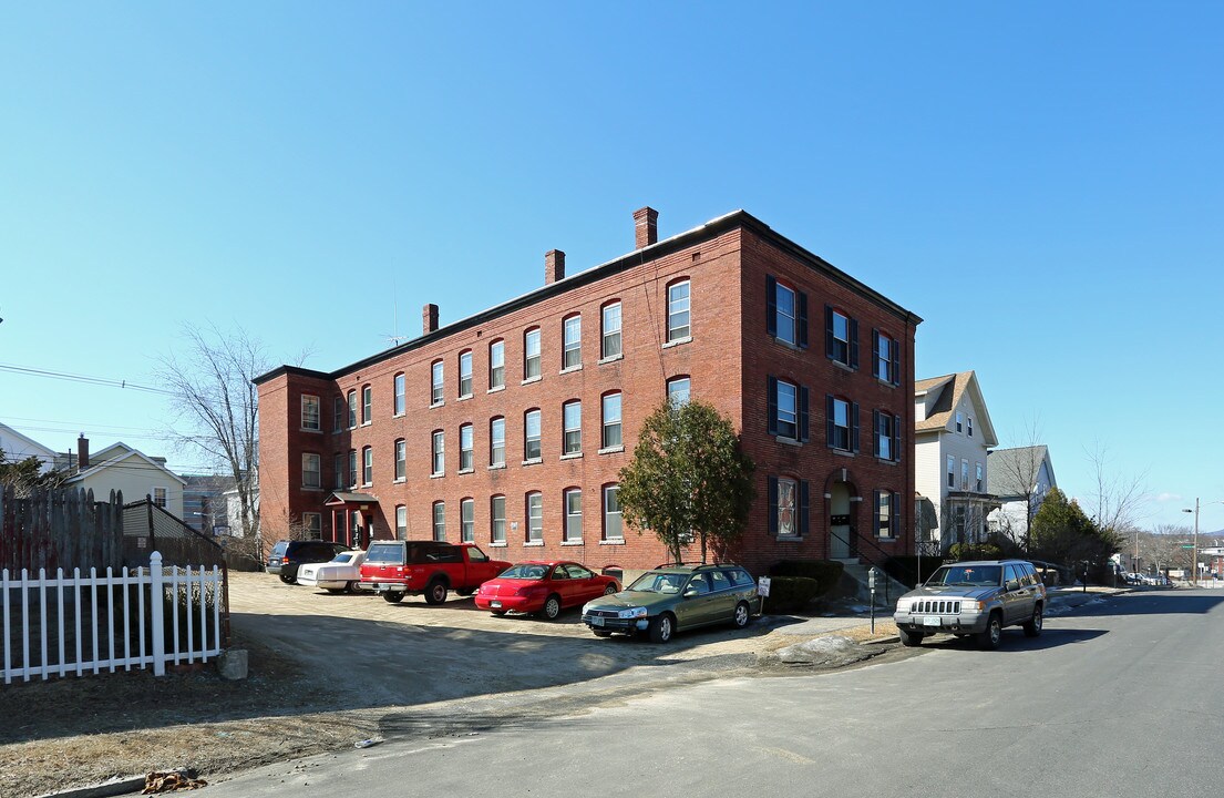 45 Myrtle St in Manchester, NH - Foto de edificio