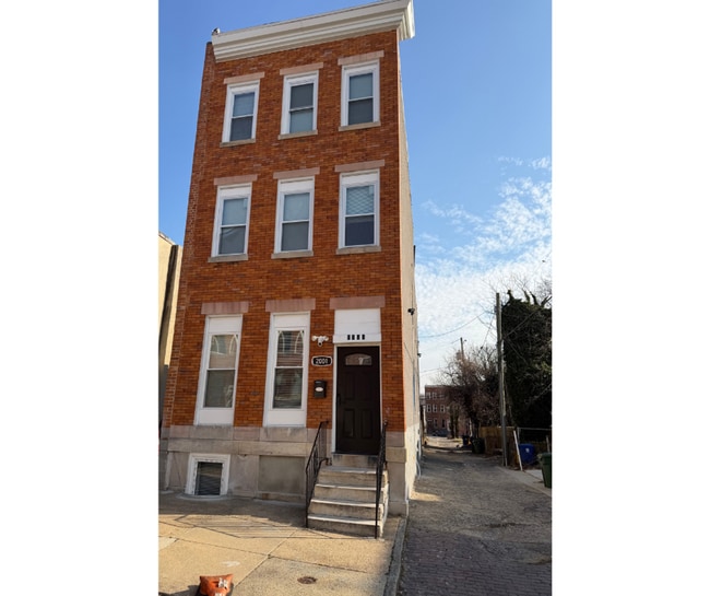 property at 2001 Boone St